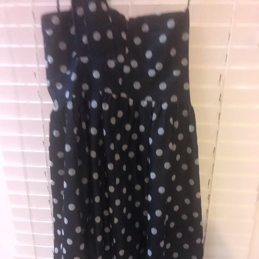One-shoulder polka dot dress